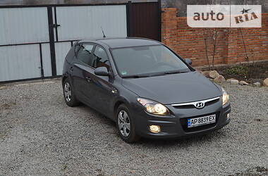 Хетчбек Hyundai i30 2009 в 