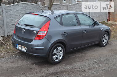 Хетчбек Hyundai i30 2009 в 