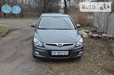 Хетчбек Hyundai i30 2009 в 
