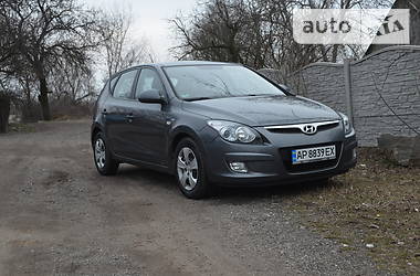 Хетчбек Hyundai i30 2009 в 