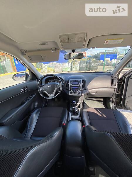 Хэтчбек Hyundai i30 2011 в Харькове