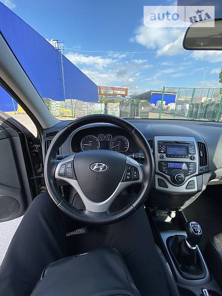 Хэтчбек Hyundai i30 2011 в Харькове