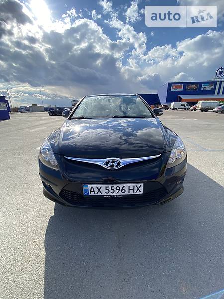 Хэтчбек Hyundai i30 2011 в Харькове
