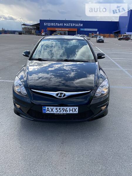 Хэтчбек Hyundai i30 2011 в Харькове