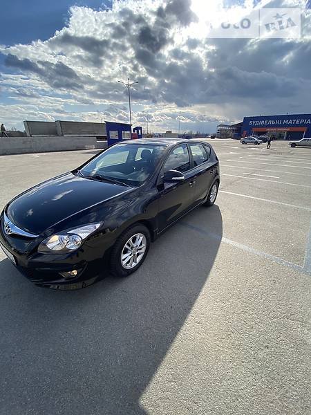 Хэтчбек Hyundai i30 2011 в Харькове