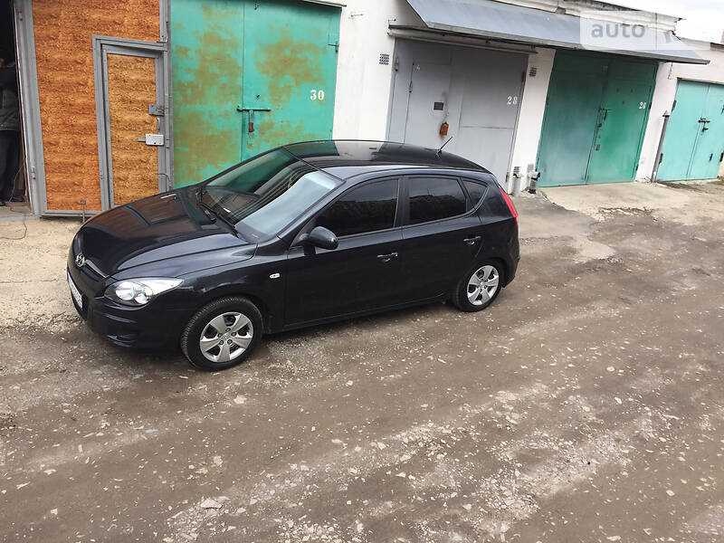 Хетчбек Hyundai i30 2010 в Рівному фото 2 Хетчбек Hyundai i30 2010 в Рівному