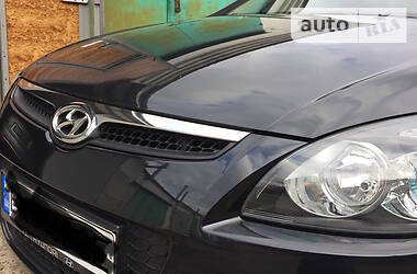 Хетчбек Hyundai i30 2010 в 