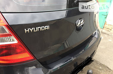 Хетчбек Hyundai i30 2010 в 