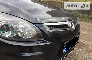 Хетчбек Hyundai i30 2010 в 
