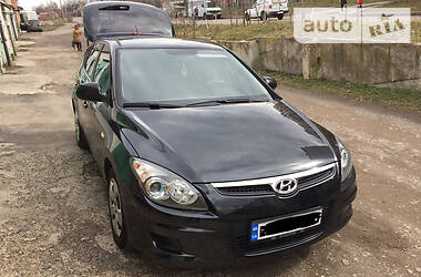 Хетчбек Hyundai i30 2010 в 