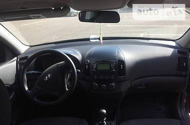 Хетчбек Hyundai i30 2010 в 