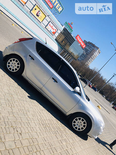 Хэтчбек Hyundai i30 2010 в Одессе