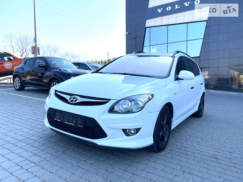 Універсал Hyundai i30 2011 в Львові