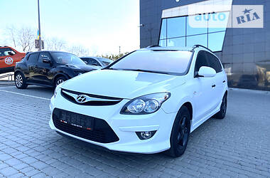 Універсал Hyundai i30 2011 в 