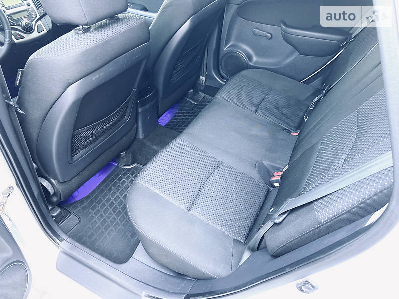 Універсал Hyundai i30 2011 в Львові