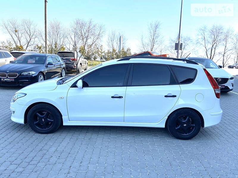 Універсал Hyundai i30 2011 в Львові