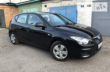 Хетчбек Hyundai i30 2009 в 