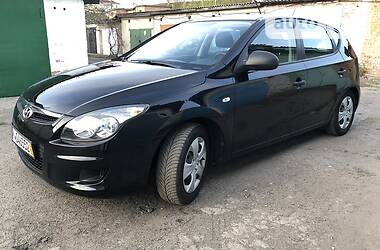 Хетчбек Hyundai i30 2009 в 