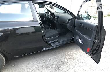 Хетчбек Hyundai i30 2009 в 