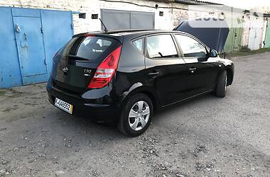 Хетчбек Hyundai i30 2009 в 