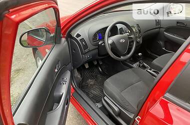 Хетчбек Hyundai i30 2008 в 