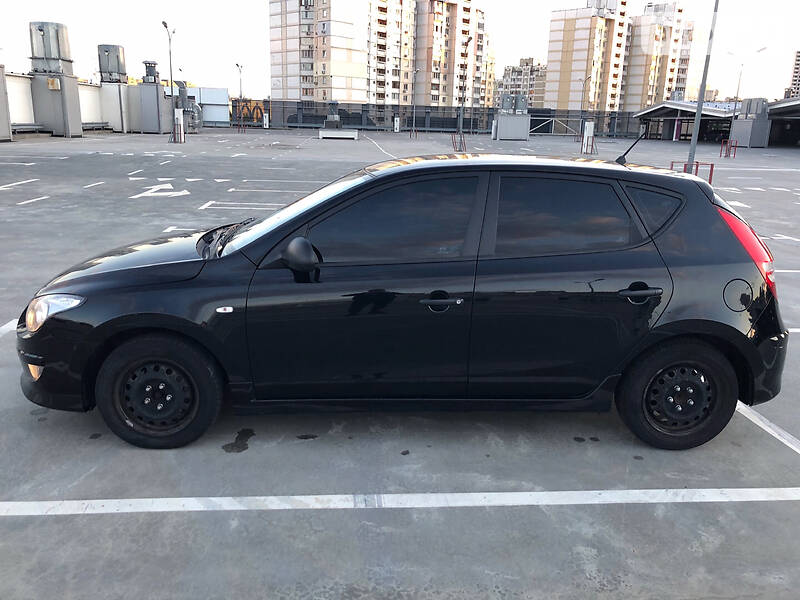 Хетчбек Hyundai i30 2011 в Києві