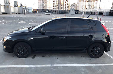 Хетчбек Hyundai i30 2011 в 