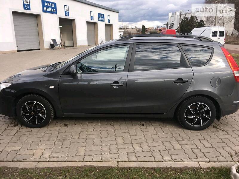 Універсал Hyundai i30 2008 в Нововолинську