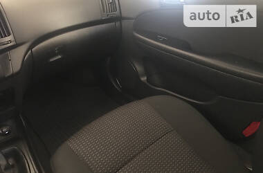 Универсал Hyundai i30 2008 в Самборе