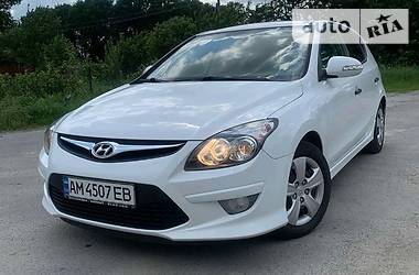 Седан Hyundai i30 2011 в 
