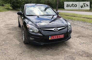 Хэтчбек Hyundai i30 2011 в Луцке