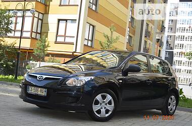 Хэтчбек Hyundai i30 2010 в Ивано-Франковске