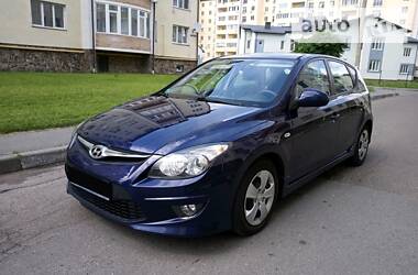 Хетчбек Hyundai i30 2010 в 