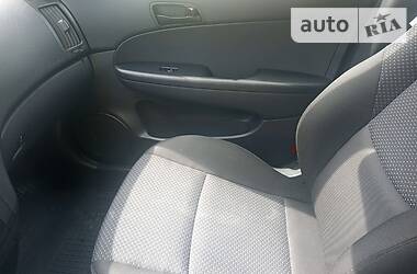 Хетчбек Hyundai i30 2010 в 