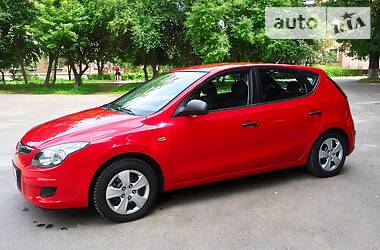 Хэтчбек Hyundai i30 2009 в Староконстантинове