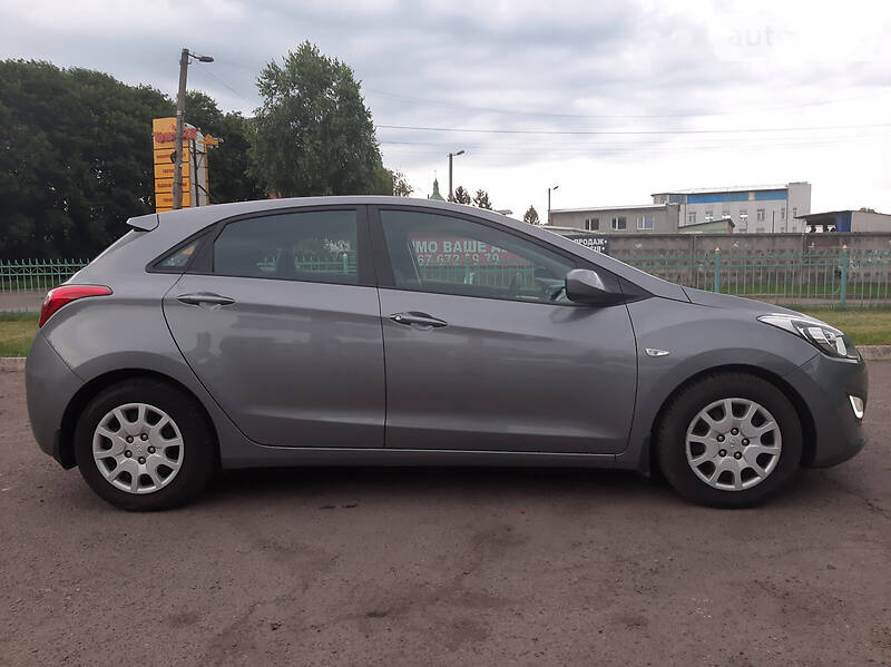 Хетчбек Hyundai i30 2012 в Шептицькому