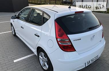 Хэтчбек Hyundai i30 2011 в Луцке