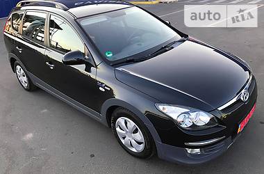 Универсал Hyundai i30 2010 в Первомайске