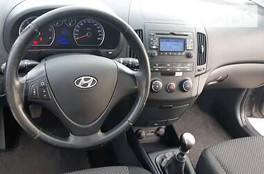 Универсал Hyundai i30 2010 в Староконстантинове