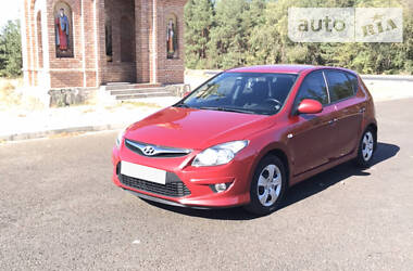 Хэтчбек Hyundai i30 2011 в Северодонецке