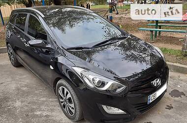 Универсал Hyundai i30 2014 в Черновцах