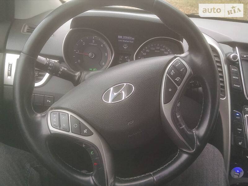 Универсал Hyundai i30 2012 в Каменец-Подольском