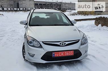 Универсал Hyundai i30 2012 в Ровно