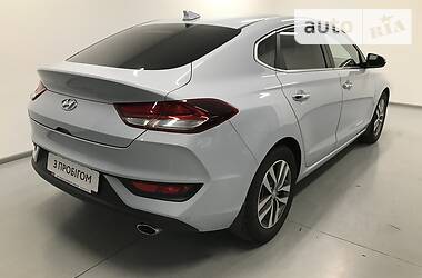 Хэтчбек Hyundai i30 2018 в Киеве