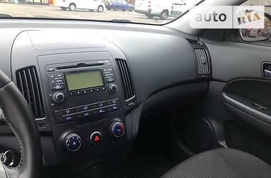 Хэтчбек Hyundai i30 2011 в Житомире