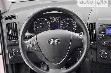 Хэтчбек Hyundai i30 2012 в Дубно