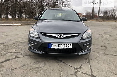 Хэтчбек Hyundai i30 2011 в Владимир-Волынском
