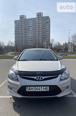 Хетчбек Hyundai i30 2010 в Києві