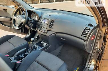 Универсал Hyundai i30 2010 в Полтаве