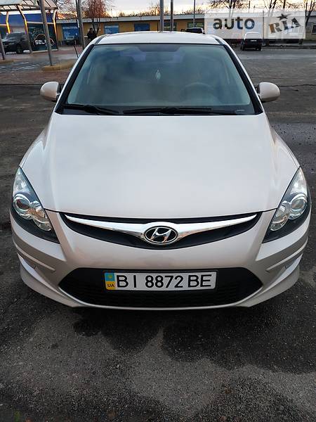 Хэтчбек Hyundai i30 2010 в Полтаве